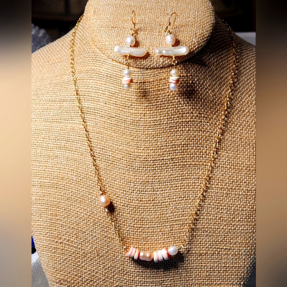 NWT "The Crucifixion" Shell Necklace Earrings Set